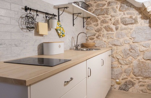 Tribalj Casa | Estupenda casa de vacaciones para 12 personas con WIFI, A/C, TV y terraza