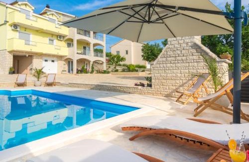 Lisicici Villa | Beautiful villa in Lisicic with private pool