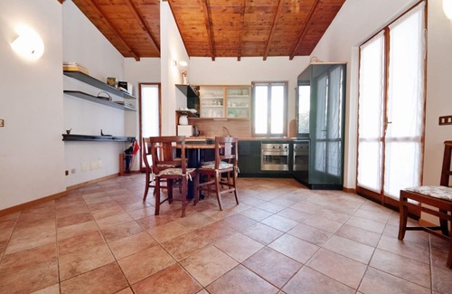 Lonato del Garda Villa | Espléndida villa situada en las verdes colinas del lago de Garda.