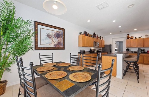 Legacy Park Villa | Hermosa villa, ubicada en Legacy Park, Davenport, FL, a 20 minutos de los parques.