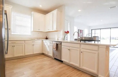 Braden River Villa | Beautiful Villa Esplanade at Azario