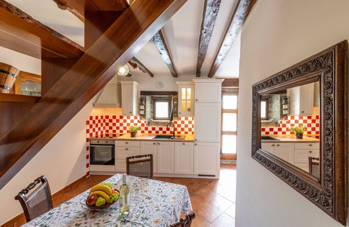 Korelici Villa | Maravillosa villa con piscina en el corazón de Istria