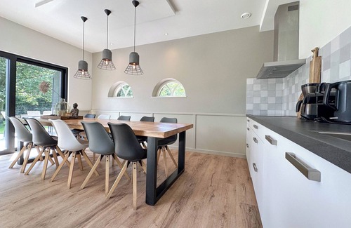 Rijsbergen Casa | Beautiful villa with hot tub and great view