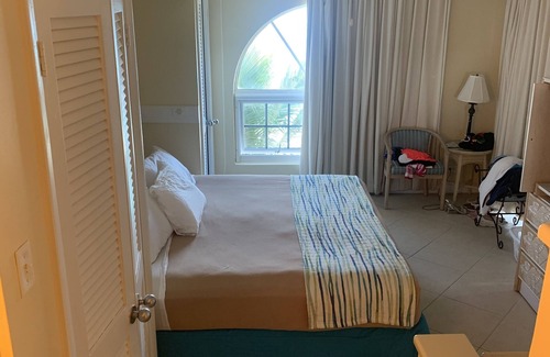 Paradise Island Complejo | Beautiful waterfront resort villa in Paradise Island, Bahamas. Sleeps 6.
