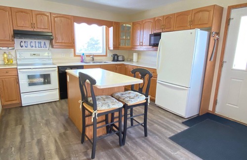 Ignace Casa | Beautiful Waterfront home on Lake Agimak