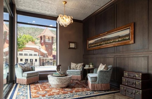 Glenwood Springs Casa | Beautifully Renovated Room with Mountain Views in 100-year Hotel
