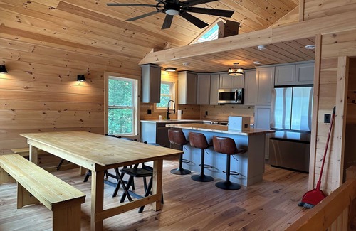 Bradford Casa | Beautifully Renovated Lake House