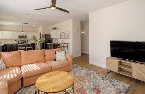 San Tan Valley Casa | BEAUTIFULLY Updated San Tan House of Serenity✨- Free WiFi, Game Room, Sleeps 10