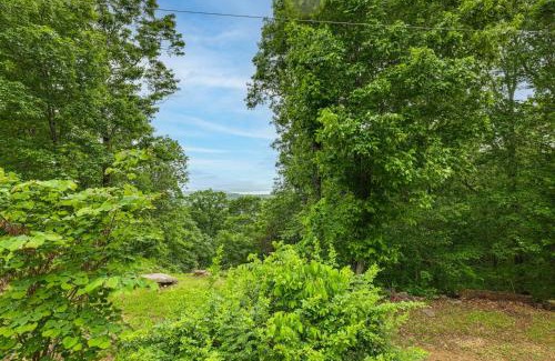 Garfield Casa | Beaver Lake Getaway with 2 Decks, Grill, and Views!