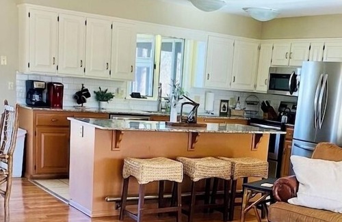 Rogers Casa | Beaver Lake HideAway ~ Rocky Branch ~ HOT TUB!