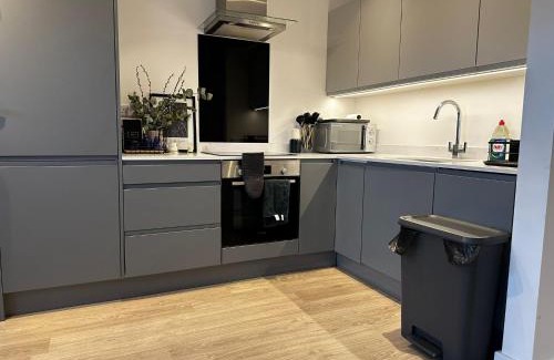 Penge and Cator Casa | BECKENHAM- Large ONE DOUBLE Bedroom APARTMENT With En-suite SOLE USE