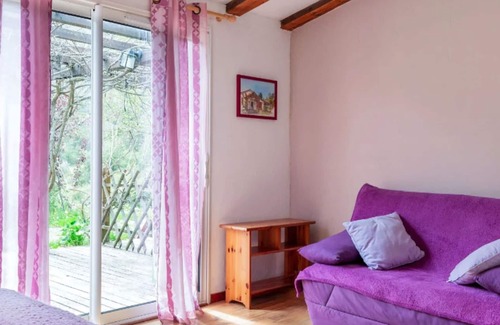 L'Epine Cama Y Desayuno | Alojamiento y desayuno 'Ancolie' con terraza privada, jardín compartido y Wi-Fi