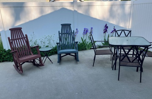 Bynum Casa | BEDS BY THE CREEK ... Justo en el borde de la ciudad