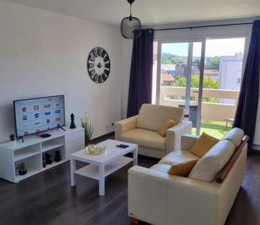 Givet Apartamento | Bel appartement 2 chambres ,résidence privée