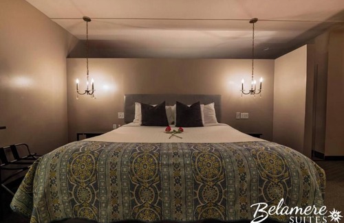 Cumming Apartamento | Belamere Suites - The Grand Royal Swimming Pool Suite In Georgia