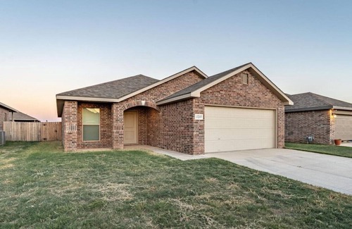 Lubbock Casa | Bell Farms Bungalow - 3BR/2BA - New Construction