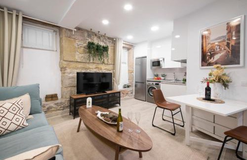 Centro histórico Apartamento | Bell Tower with AC License ESS01569