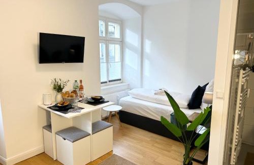 Ludwigsburg Apartamento | bella casa - Business&Family, 100m zum Konzerteingang Schloß, Parkplatz, SmartTV, Netflix, Waschmaschine,24h Checkin, 30qm, AP 5