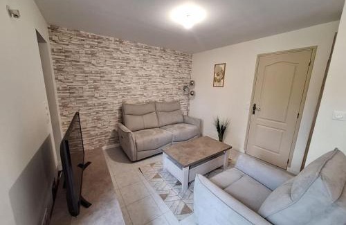 Saint-Jean-d'Angely Casa | Belle maison au bord du plan d'eau