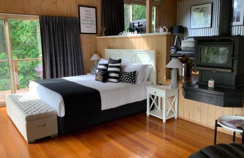 Flaxton Cabina | Belle's at Montville