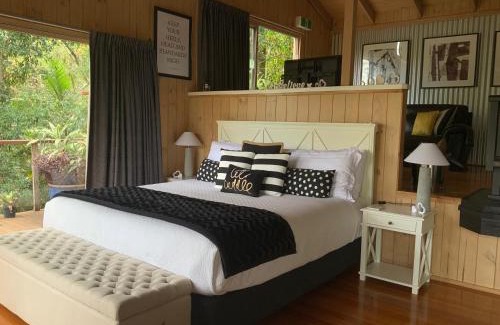 Flaxton Cabina | Belle's at Montville