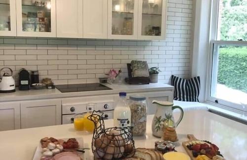 Aldgate Cabaña | Lujosa cabaña de piedra c1880 recientemente renovada en Stirling con terraza