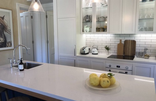 Aldgate Cabaña | Lujosa cabaña de piedra c1880 recientemente renovada en Stirling con terraza