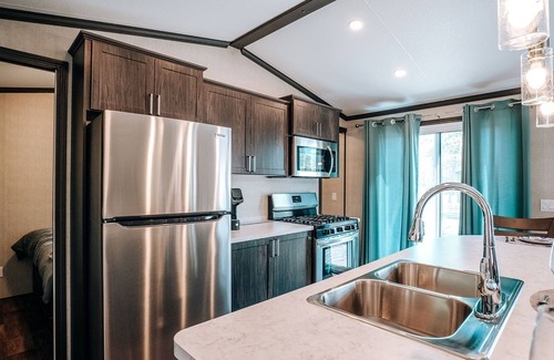 Otonabee-South Monaghan Hotel | Bellmere Winds Golf Resort