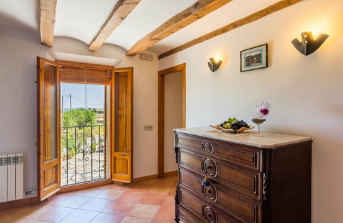 Castellvi de la Marca Villa | Lujosa mansión en la Múnia con piscina y vistas