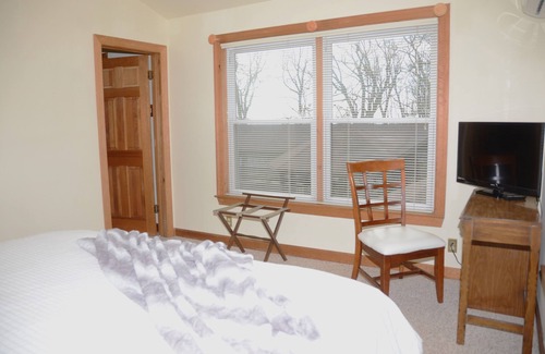 Copper Hill Hotel | Bent Mountain Lodge