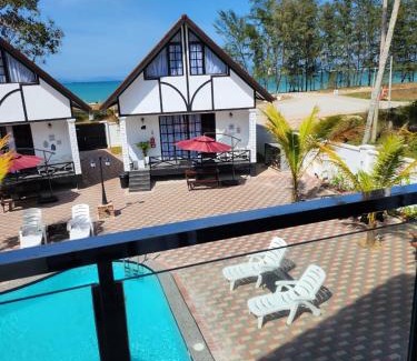 Kampung Bari Kecil Hotel | BERUNTUNG KE BARI RESORT @ PANTAI PENARIK