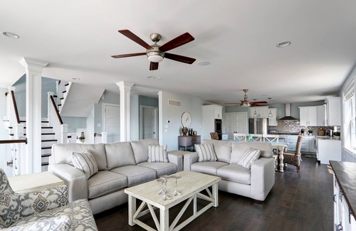 A-Zone Casa | JUST LISTED: ¡Nueva construcción en el corazón de Brigantine!