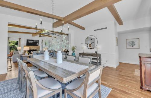 Forest City Casa | Best of Both Worlds Lakehouse
