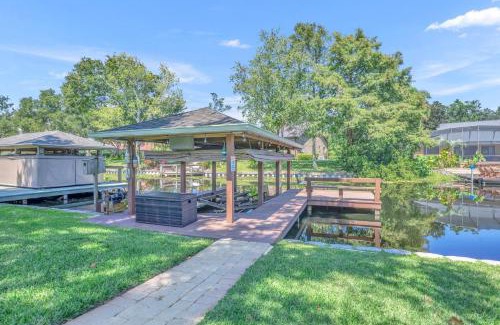 Forest City Casa | Best of Both Worlds Lakehouse