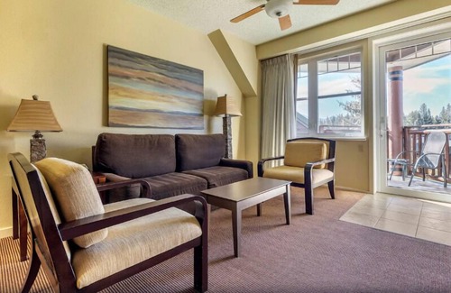 South Lake Tahoe Hotel | Best Place to Stay in California! 2 Comfortable Units, Outdoor Pool, Parking!