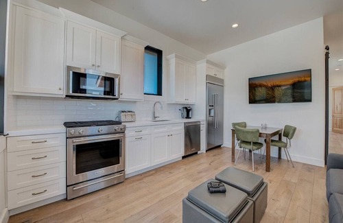 South Snyderville Basin Casa | Best Views and Location to Park City Mountain