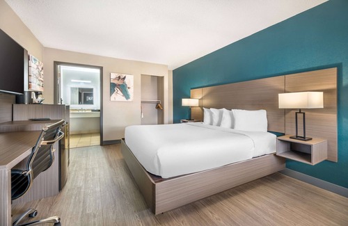 Jeffersonville - Clarksville Hotel | Best Western Green Tree Inn