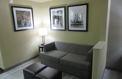 Kenner - Louis Armstrong International Airport Hotel | Comfort Suites Airport