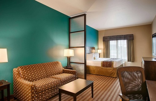 Mansfield Hotel | Best Western Plus Desoto Inn & Suites