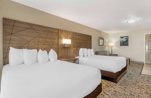 Springfield Hotel | Best Western Plus Grand Manor Inn