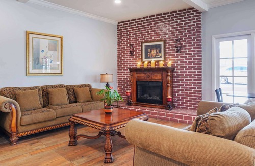 Downtown Hotel | Best Western Plus Hill House