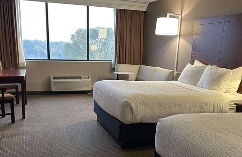 Downtown Hotel | Best Western Plus Kelly Inn