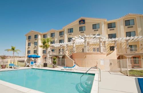 Lake Elsinore Hotel | Best Western Plus Lake Elsinore Inn & Suites