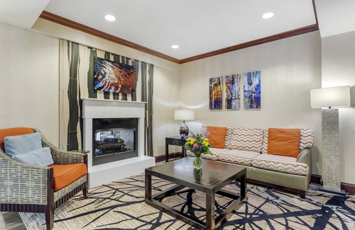 Dillsboro Hotel | Best Western Plus River Escape Inn & Suites