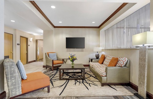 Dillsboro Hotel | Best Western Plus River Escape Inn & Suites