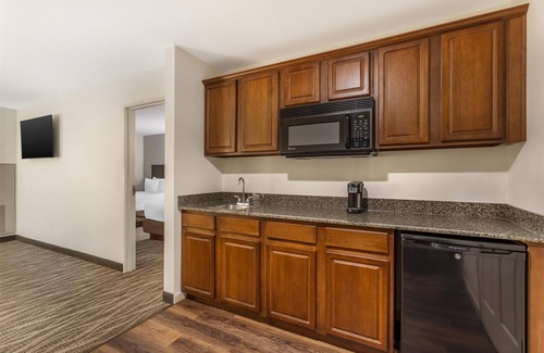 Valdosta Hotel | Best Western Plus Valdosta Hotel & Suites