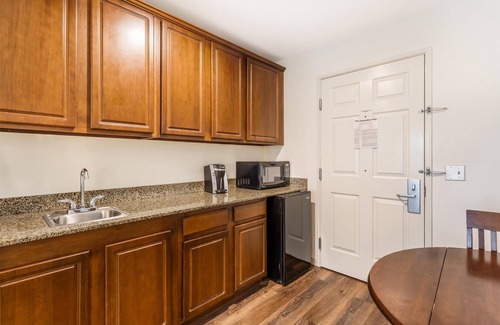 Valdosta Hotel | Best Western Plus Valdosta Hotel & Suites