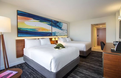 Central Beach Hotel | CADA ESTANCIA! 2 unidades modernas para 8, piscina, bañera de hidromasaje