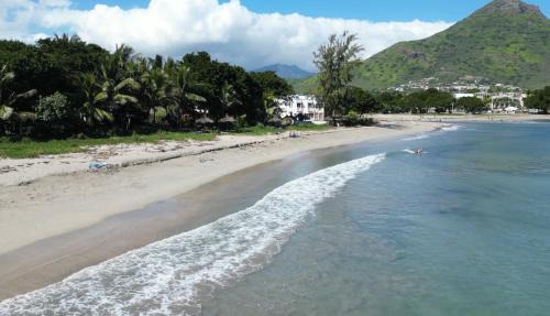 Tamarin Chalet De Esquí | Between2Waters Chalet rental car offered
