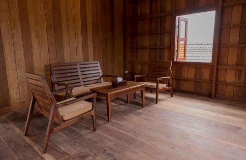 Siem Reap Casa | Beyond Angkor Homestay - Private Floor 2-Bedroom & Living Room